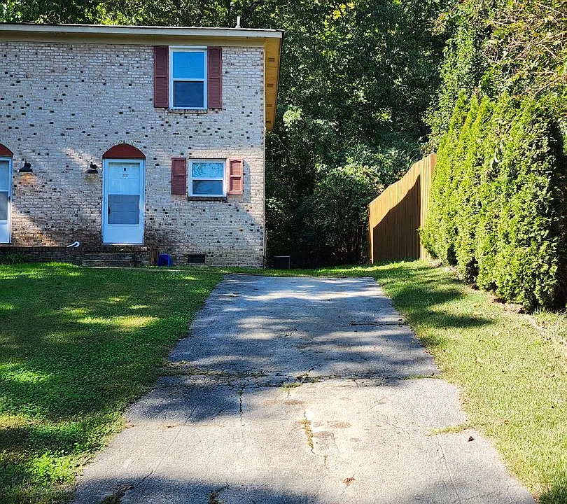 778 & 780 Winding Hills Ln