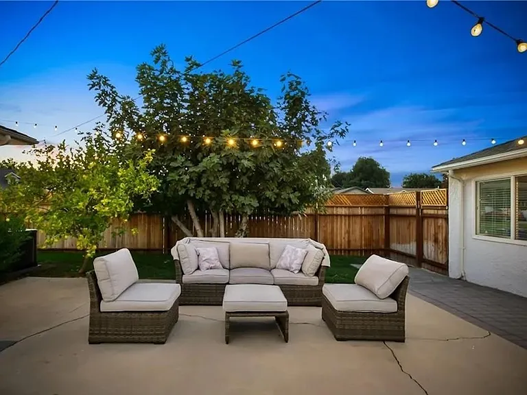 23055 Gilmore St — Photo 23