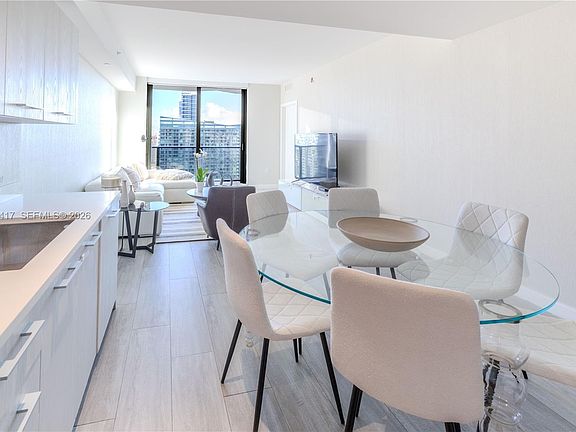 4th image of 55 SW 9th St #3404