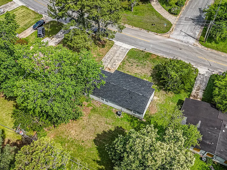 2239 Norwood Dr NW — Photo 17