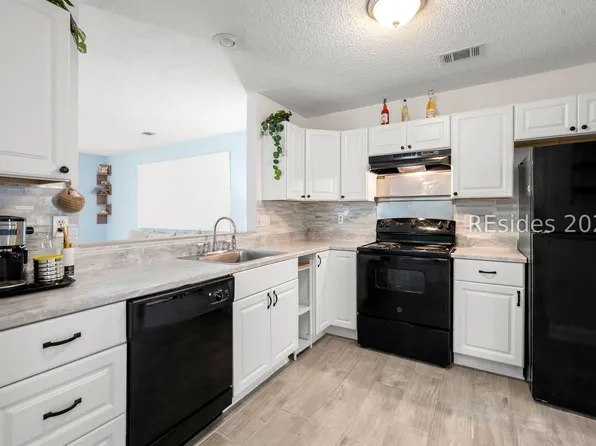468 Gardners Ln, Bluffton, SC 29910