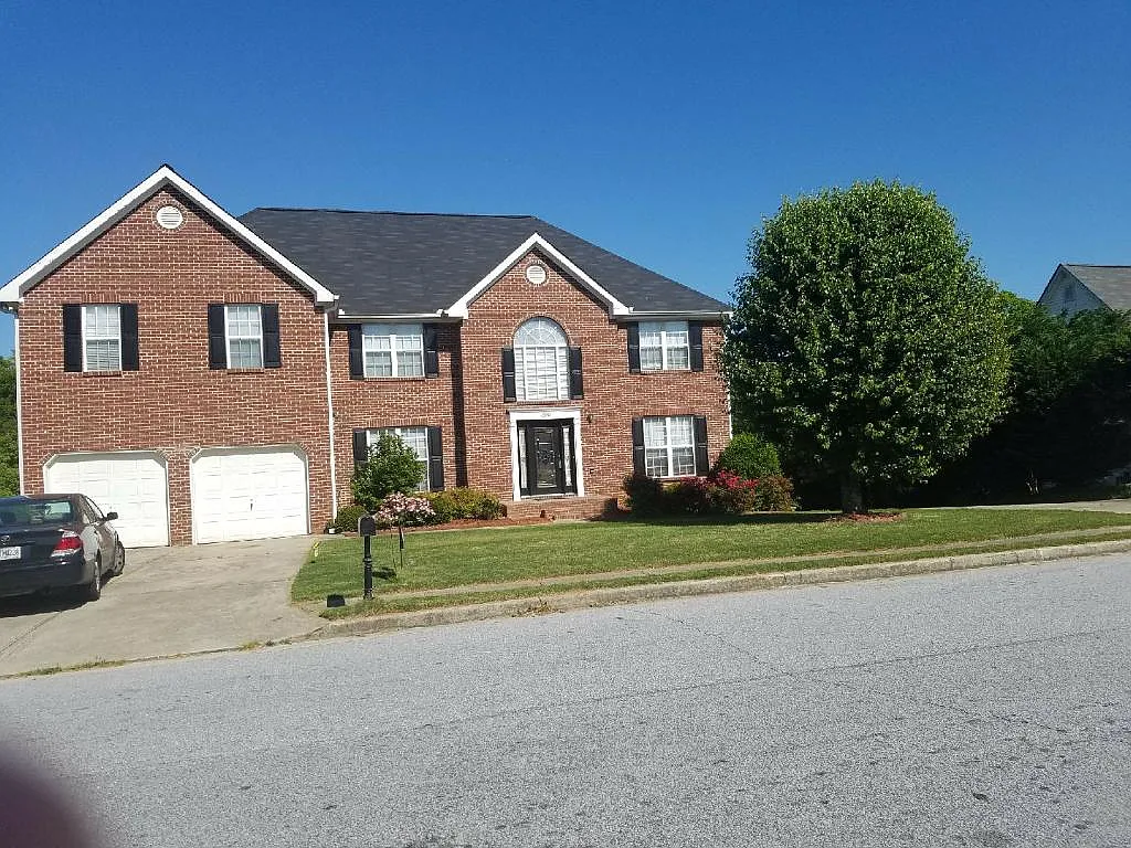 1890 Pinehurst View Dr photo 1