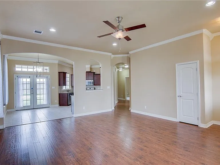 221 Geode Ln — Photo 2