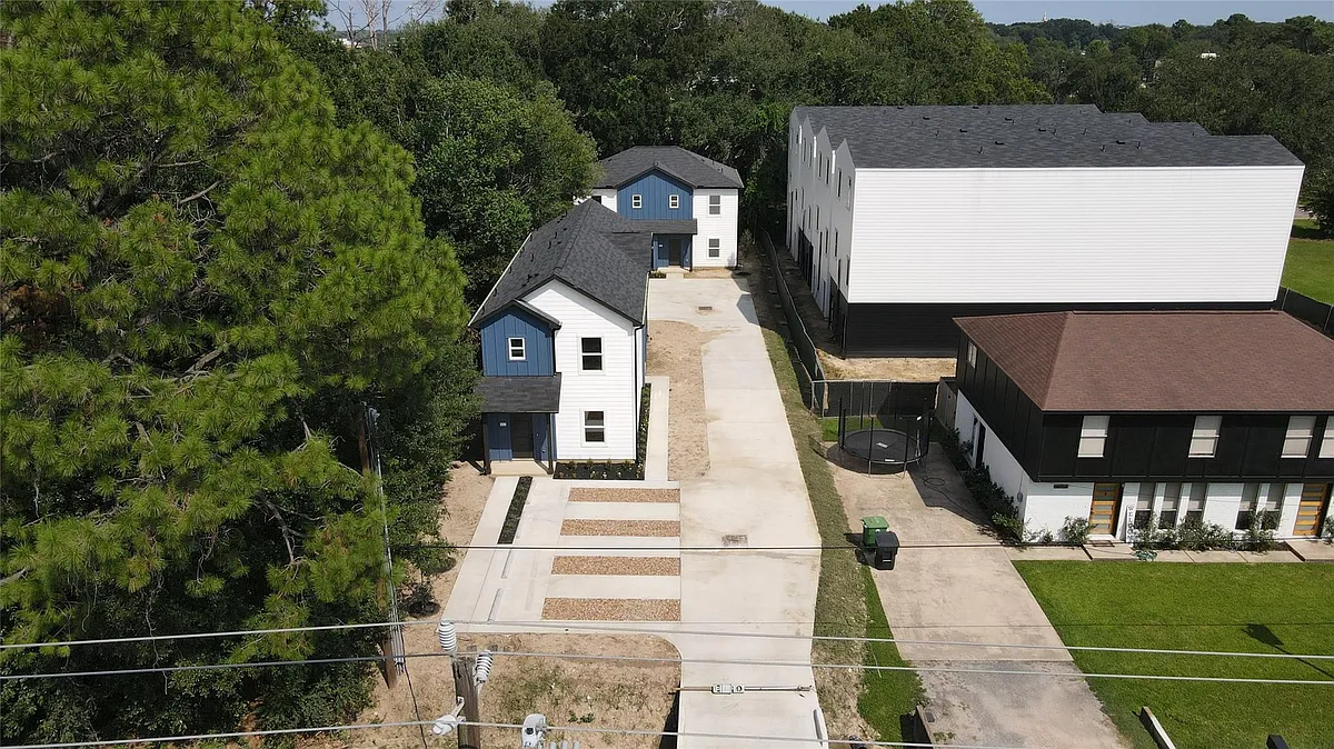 Building Photo - 9441 Radio Rd #B