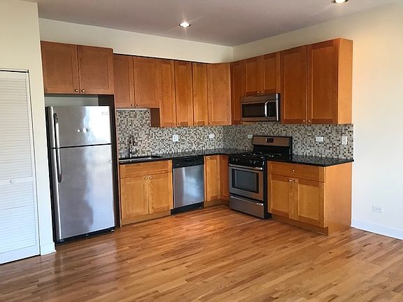 2nd image of 2120 W Washington Blvd APT 305