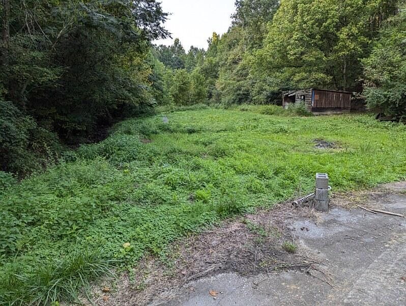1st image of 1629 Spruce Dr