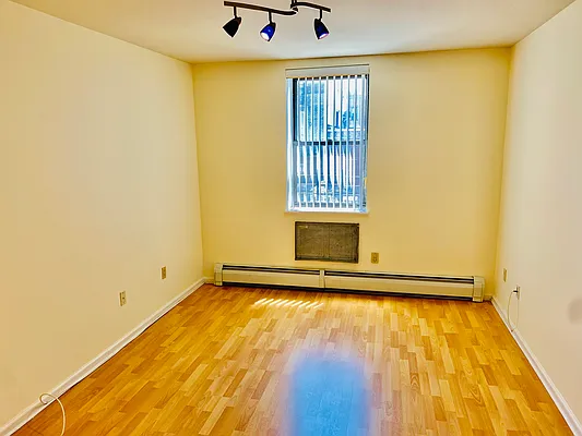 Rented by Carroll Gardens Realty | media 18