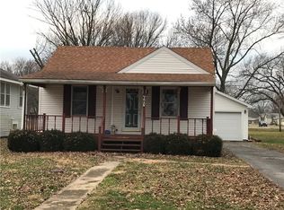 683 Wilson Ave, Neoga, IL 62447
