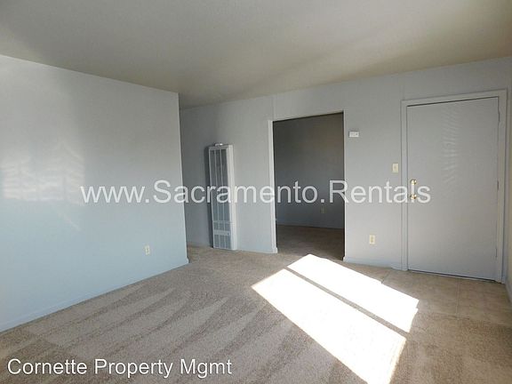 4th image of 721 Lampasas Ave APT C