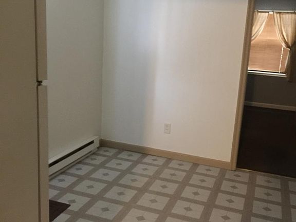 3rd image of 2916 Sewell St APT 1N
