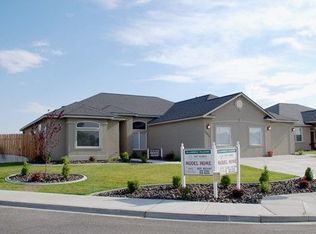 8615 W Clearwater Pl, Kennewick, WA 99336