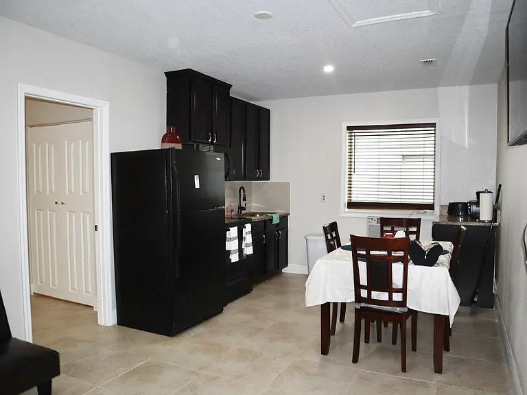 232 Satinwood Cir #1 — Photo 5