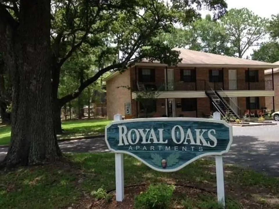 Royal Oaks Apts