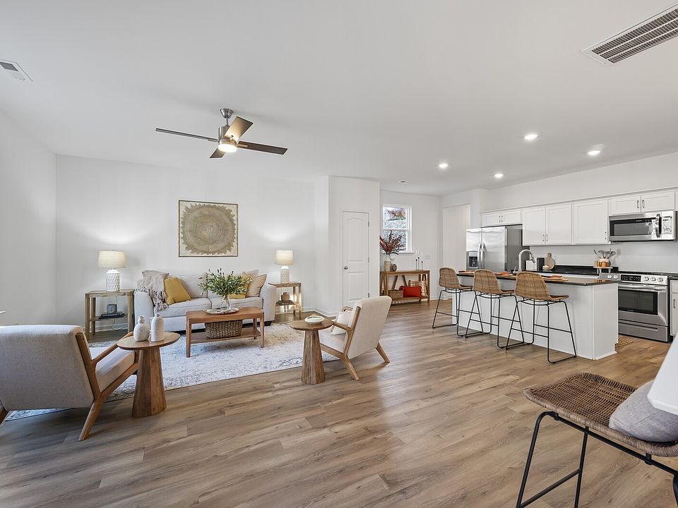 1st image of 2656 Lakevilla Dr #4