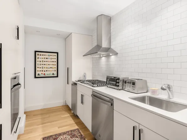 110 Central Park South image 37 of 48