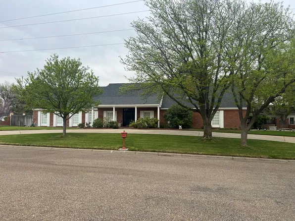 1709 Monte Vista St, Dalhart, TX 79022