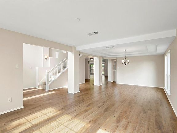 3rd image of 7113 Livingston Dr