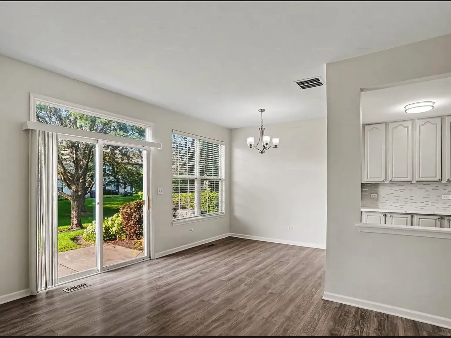 2 bed, 1.5 bath, 1138 sqft, $2,350 — Photo 3