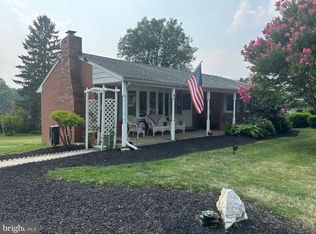 214 Whittier Ln, Lancaster, PA 17602