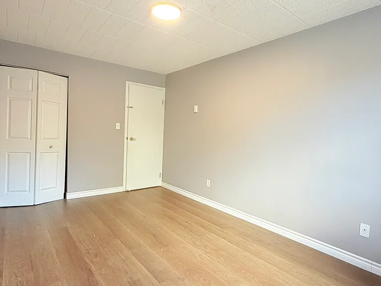 360 Tecumseh Rd W #103 — Photo 6