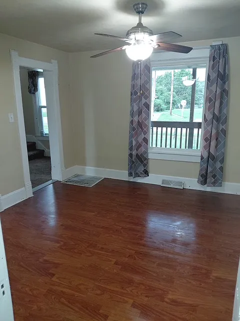 120 W Maple St — Photo 3