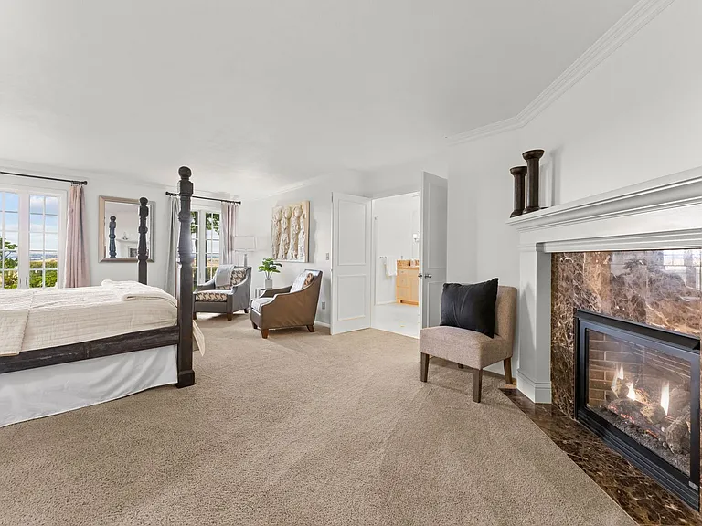 990 W Parkhill Dr — Photo 21