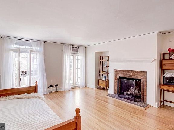 3rd image of 43 Palmer Sq W APT F