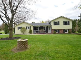 11 Davey Cres, Rochester, NY 14624