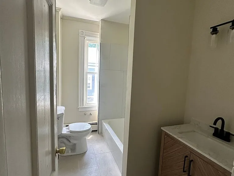 11 Dedford St #2L — Photo 3
