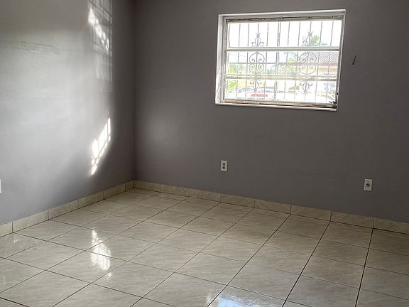 4th image of 16880 NE 4th Pl