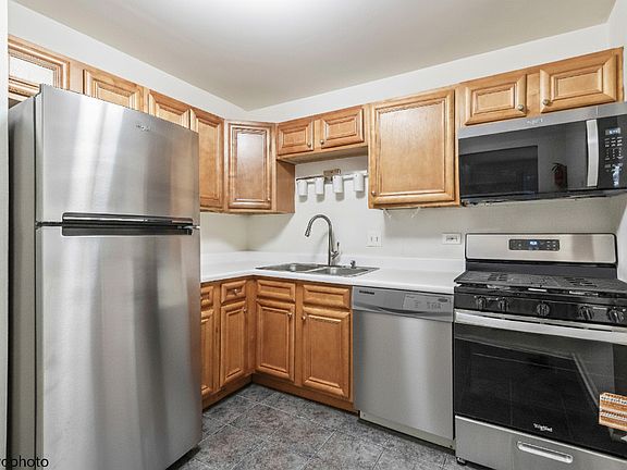 5th image of 1000 Bayside Dr Unit 212