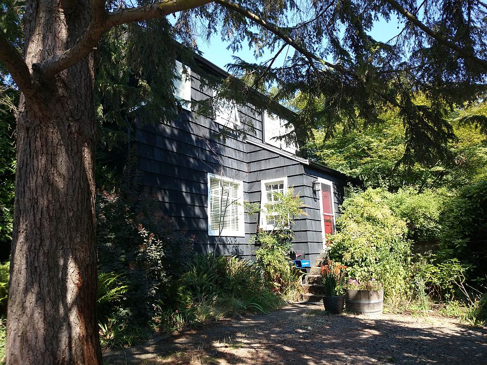 2nd image of 5116 26th Ave NE