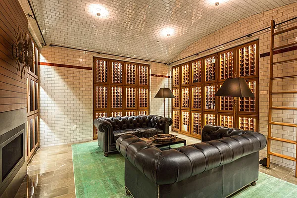 Sold by Compass | media 10