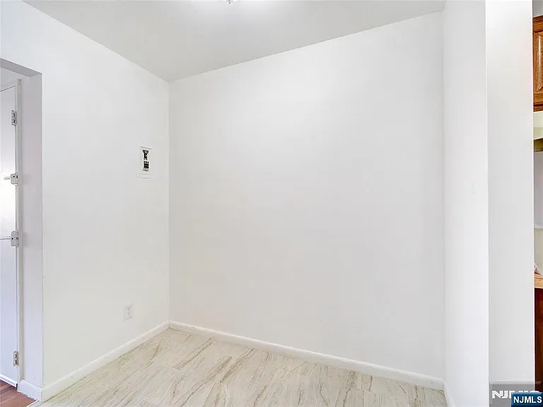 365 Bloomfield Ave — Photo 15