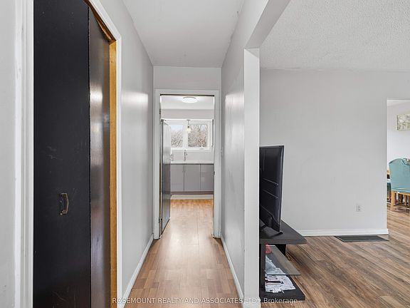 4th image of 287 Sutherland Dr