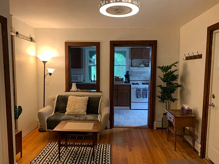 216 University Ave — Photo 23