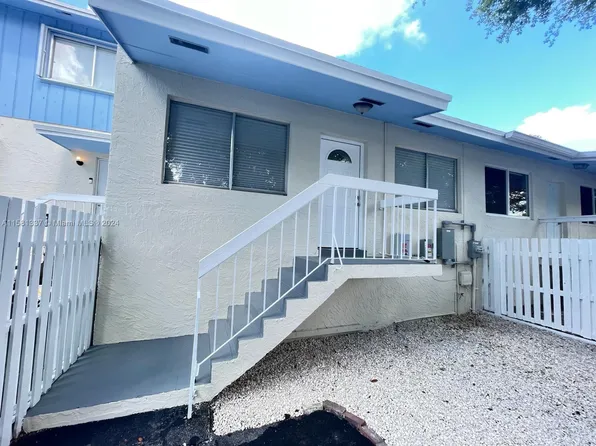 22021 SW 103rd Ct, Miami, FL 33190