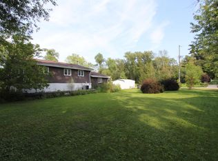 867 E Shore Dr, Hubertus, WI 53033