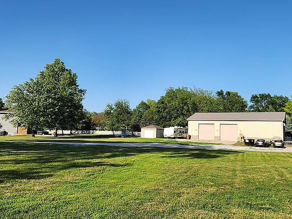 4th image of 7001 Travis Dr