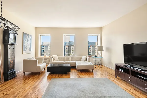 Rented by Compass | media 7