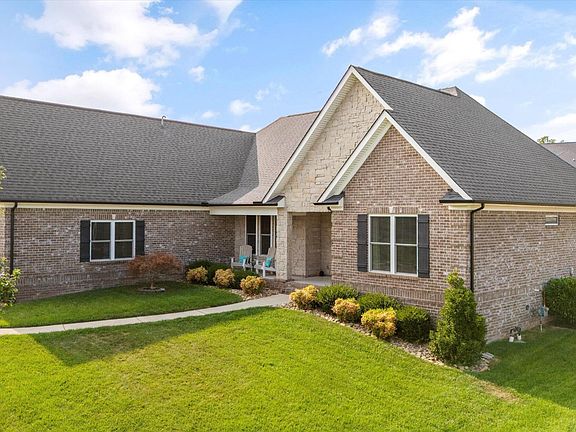 3rd image of 411 Millstone Ln