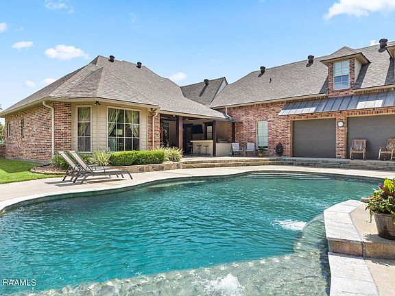 4th image of 214 Lantana Ct