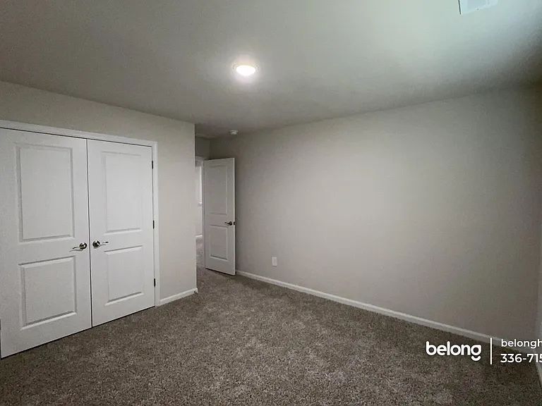 713 Riguard Way — Photo 10