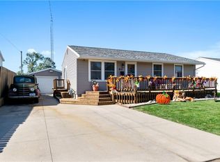 611 S 7th Ave, Marshalltown, IA 50158