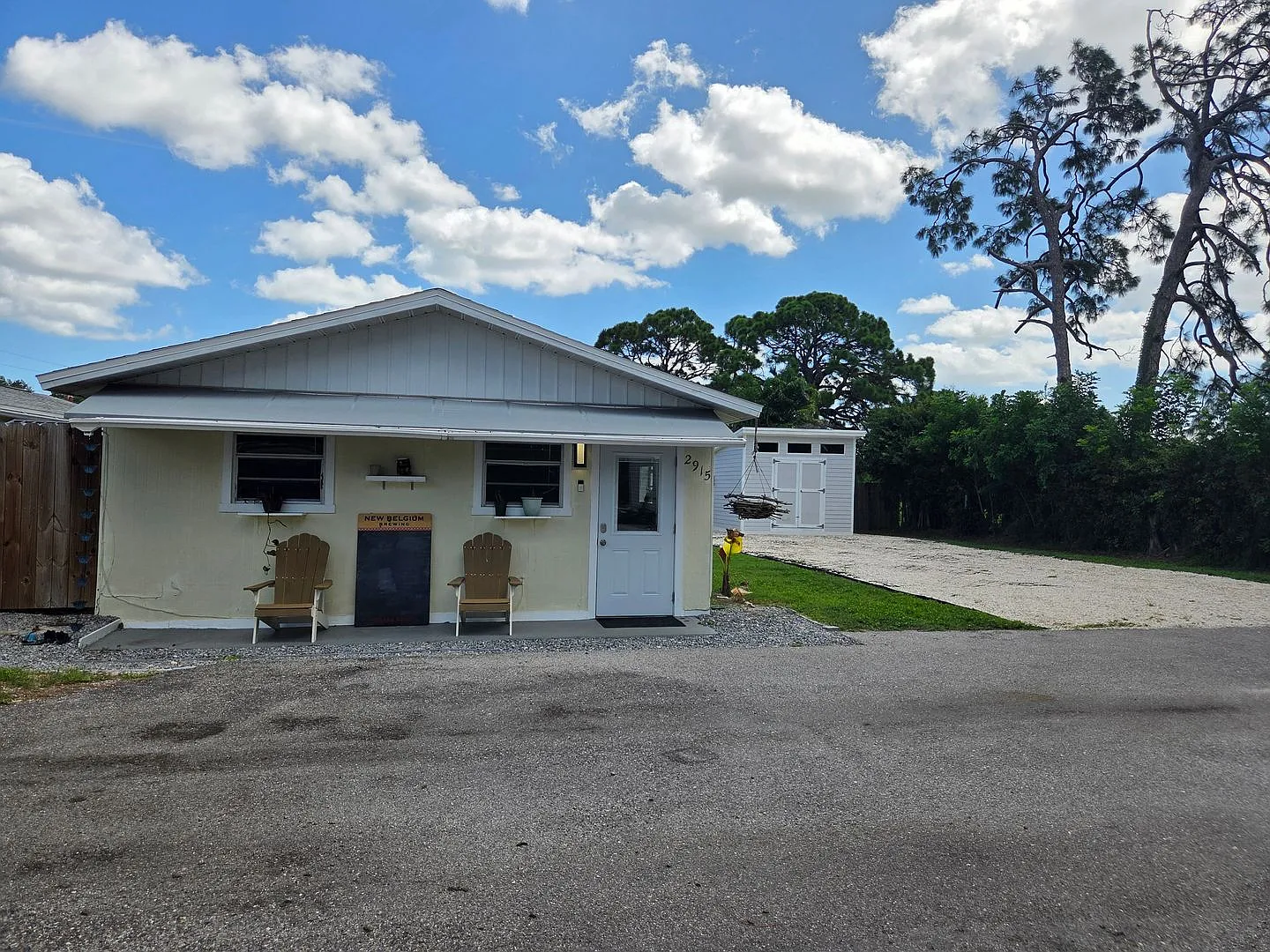 All-Inclusive Living in West Bradenton 1BD/1BA Utilities, Lawn Care & Pets Welcome — Photo 2