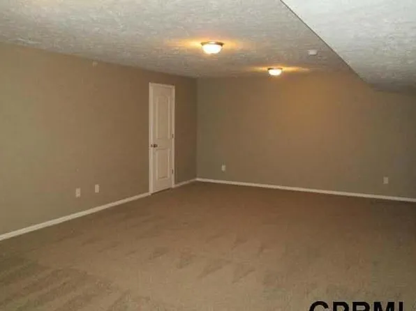 2546 W Timber Lake Dr, Lincoln, NE 68522