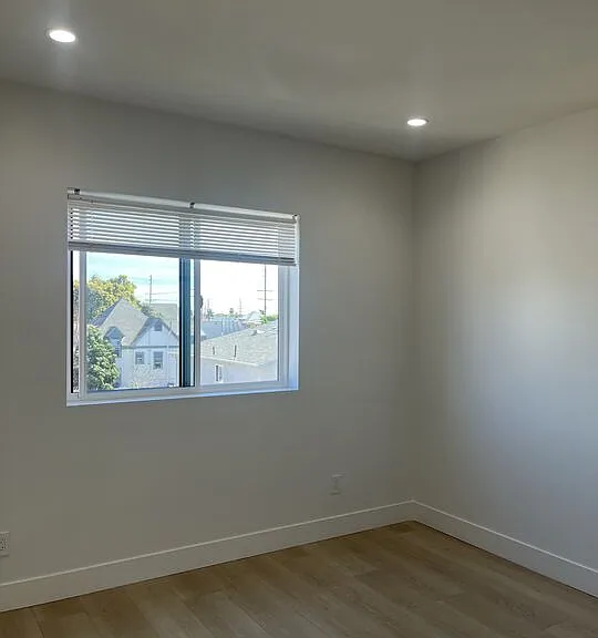 212 E 29th St #214-1/2 — Photo 28