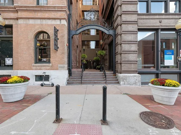 308 W 8th St, Kansas City, MO 64105