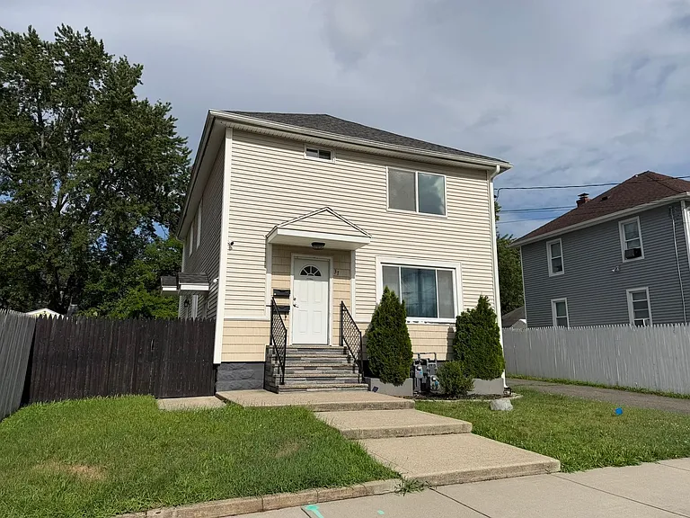 37 Beauregard St — Photo 23