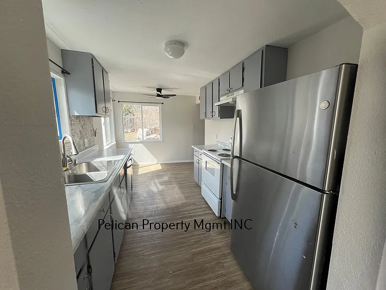 kitchen to Sunny Eat-In area